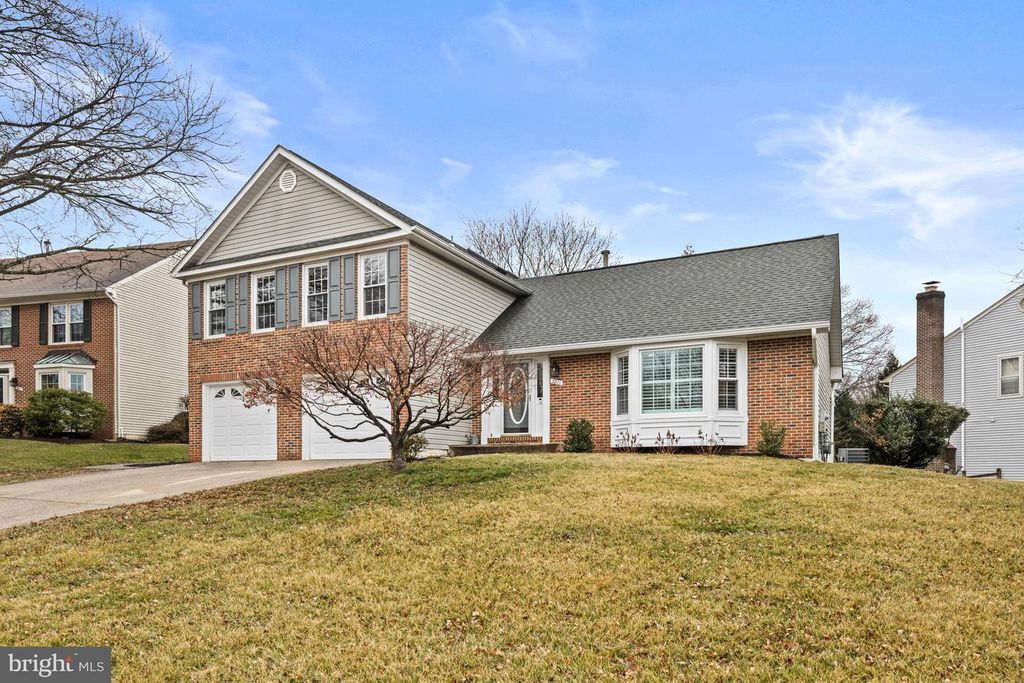 5200 HONEYSUCKLE CT, Centreville, VA 20120