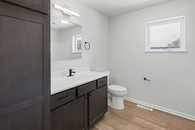 321 E 8th Street S, Newton, IA 50208