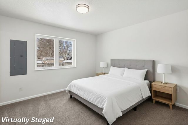 321 E 8th Street S, Newton, IA 50208