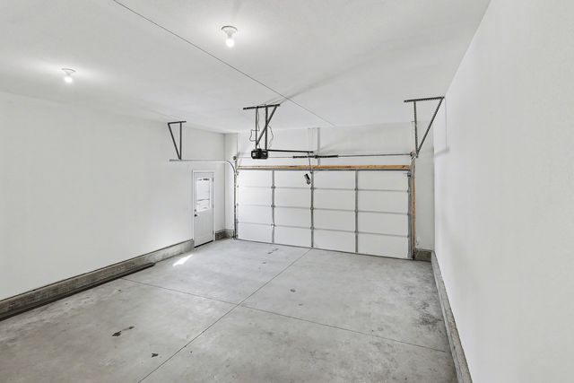 321 E 8th Street S, Newton, IA 50208