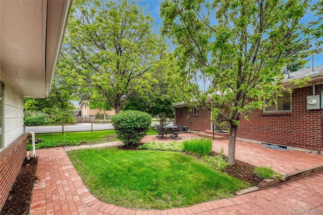 408 Scranton Street, Aurora, CO 80011