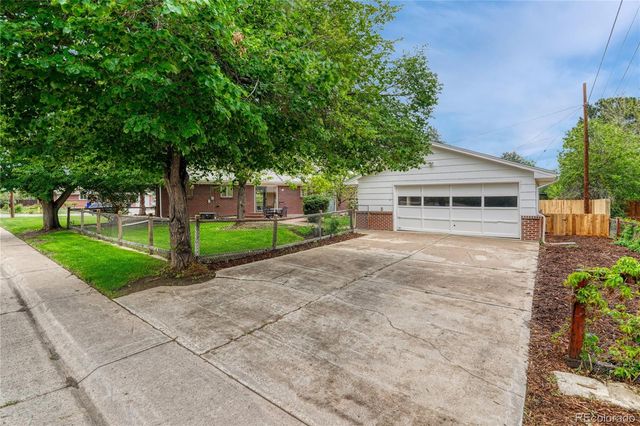 408 Scranton Street, Aurora, CO 80011