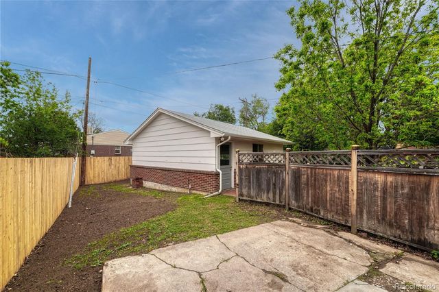 408 Scranton Street, Aurora, CO 80011