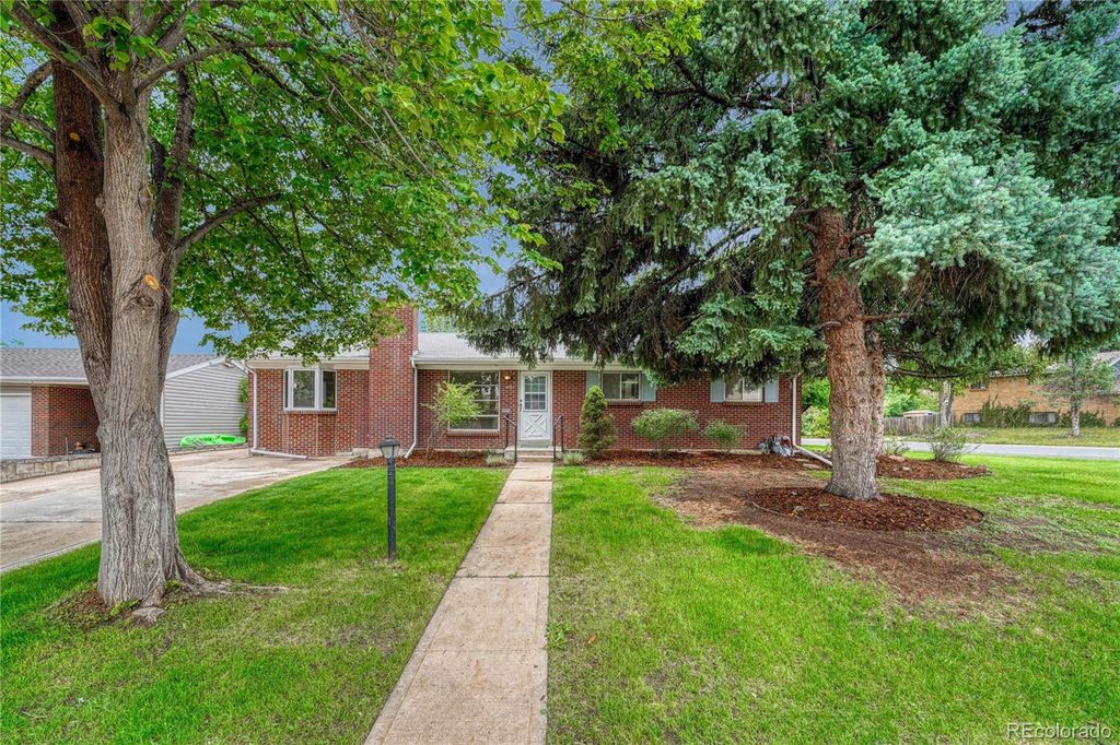 408 Scranton Street, Aurora, CO 80011