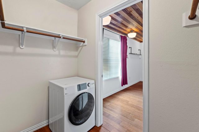 2450 Ashdale DR D-106, Austin, TX 78757