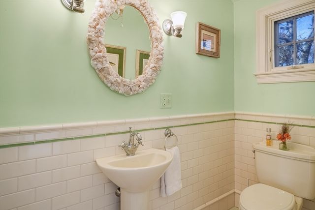 4 Noman's Watch Road, Aquinnah, MA 02535