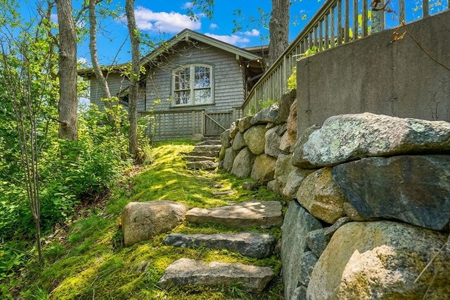 4 Noman's Watch Road, Aquinnah, MA 02535