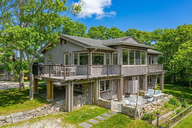 4 Noman's Watch Road, Aquinnah, MA 02535