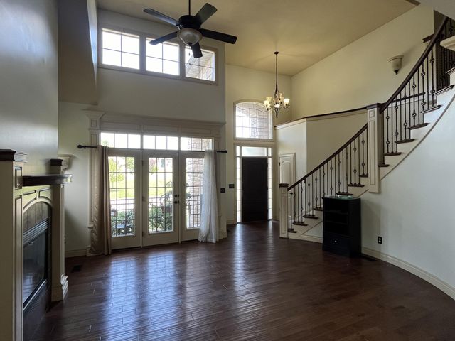 2606 STRATFORD CHASE CIR, Columbia, MO 65201