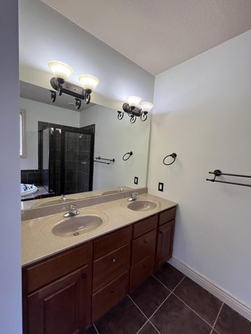 2606 STRATFORD CHASE CIR, Columbia, MO 65201