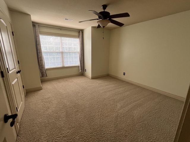 2606 STRATFORD CHASE CIR, Columbia, MO 65201