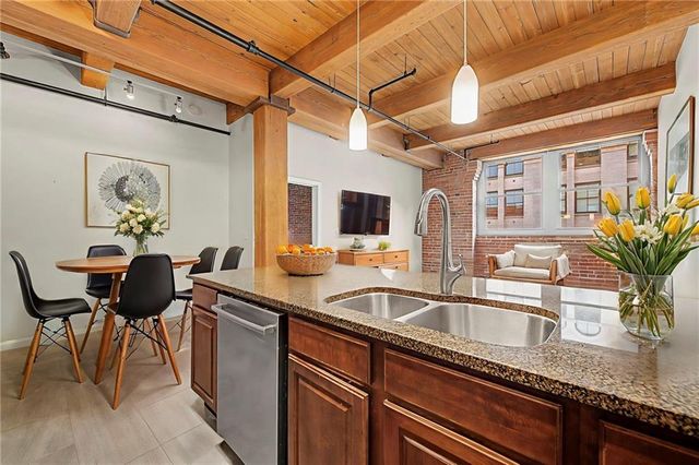 712 Broadway Boulevard 503, Kansas City, MO 64105