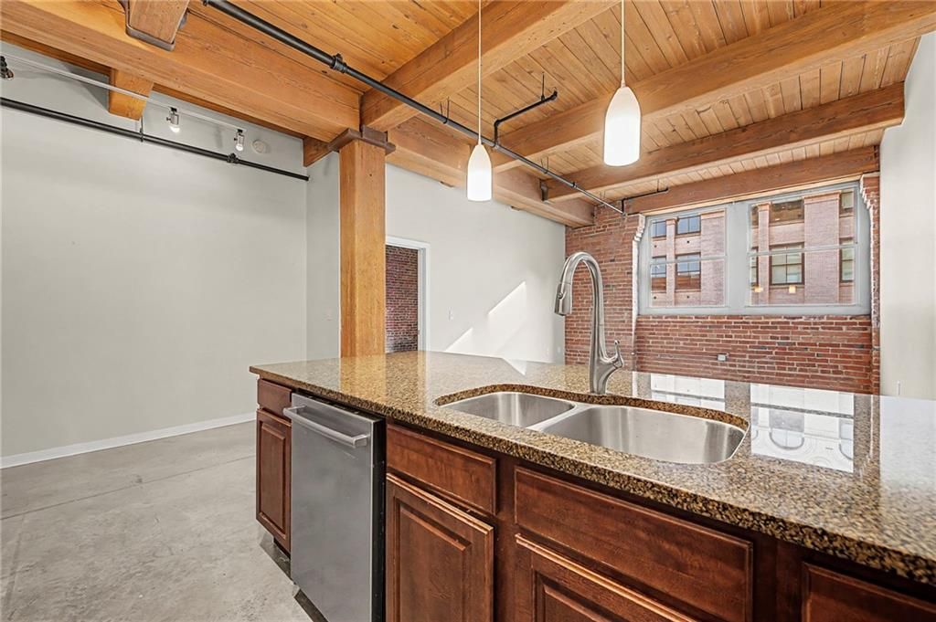 712 Broadway Boulevard 503, Kansas City, MO 64105