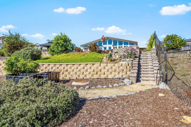 9139 Inverness Rd, Santee, CA 92071