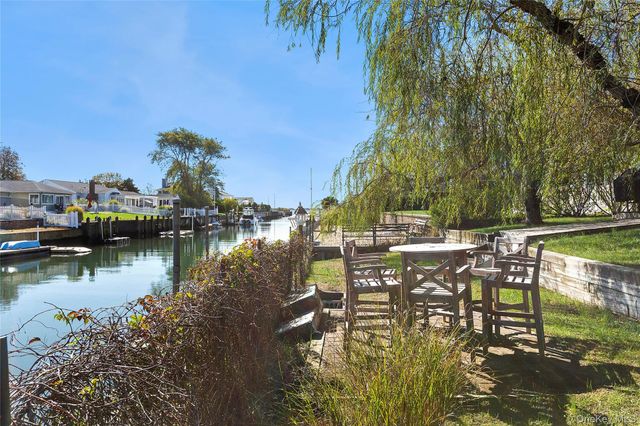 23 Whiting Road, East Quogue, NY 11942