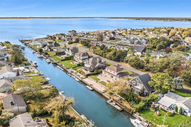 23 Whiting Road, East Quogue, NY 11942