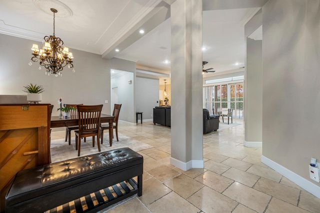 2067 Robin Hood Ln, Merced, CA 95340