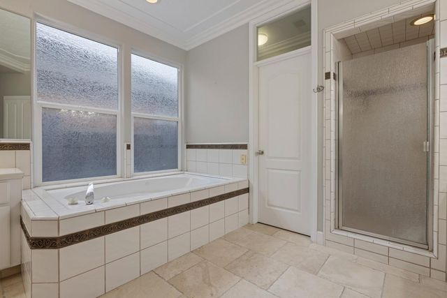 2067 Robin Hood Ln, Merced, CA 95340