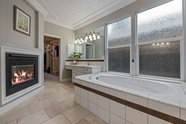 2067 Robin Hood Ln, Merced, CA 95340