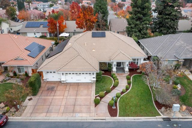 2067 Robin Hood Ln, Merced, CA 95340