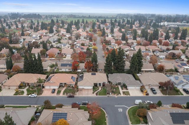 2067 Robin Hood Ln, Merced, CA 95340