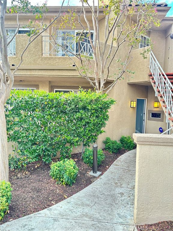 23811 Del Monte, Valencia, CA 91355 — photo 2