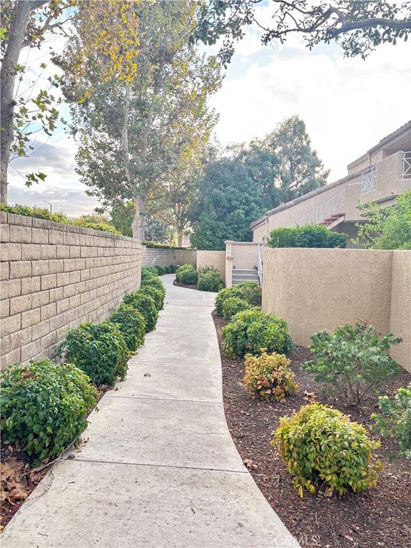 23811 Del Monte, Valencia, CA 91355 — photo 5