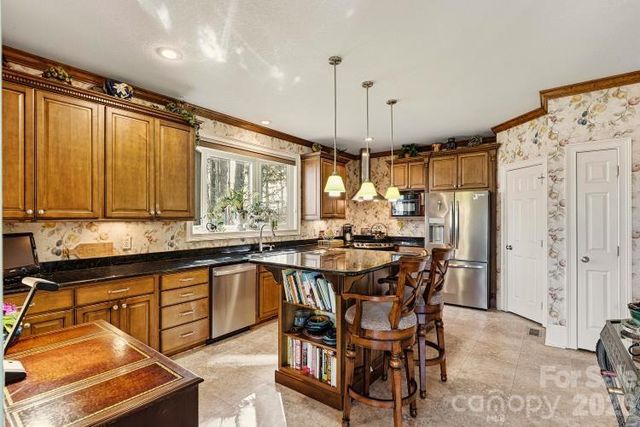 6124 Plantation Pointe Drive, Granite Falls, NC 28630