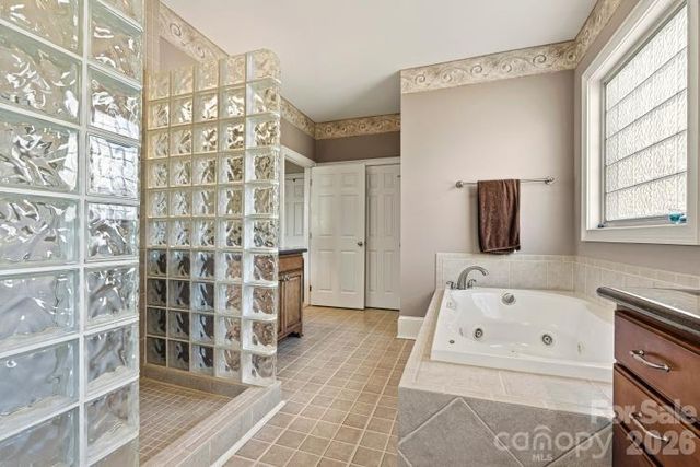 6124 Plantation Pointe Drive, Granite Falls, NC 28630