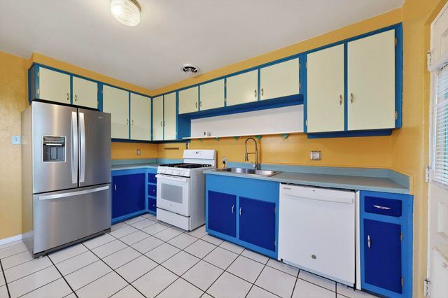 2723 Adams Street NE, Albuquerque, NM 87110