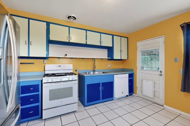 2723 Adams Street NE, Albuquerque, NM 87110