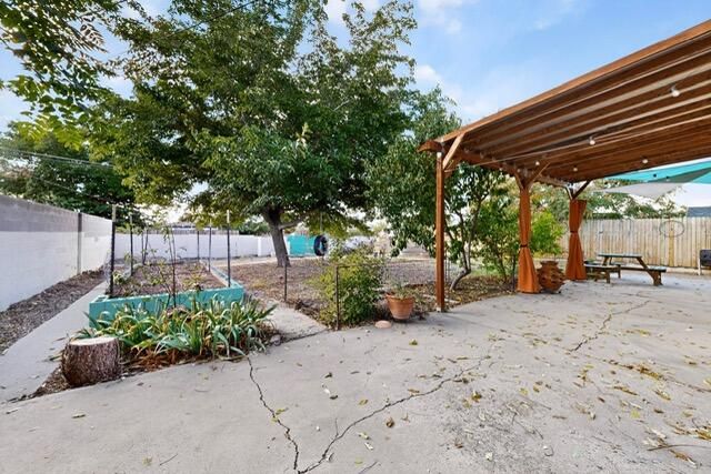 2723 Adams Street NE, Albuquerque, NM 87110