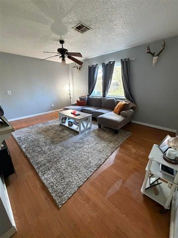 107 Oak St, Elgin, OK 73538