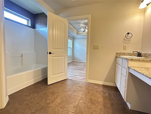 2632 N Barcelona Avenue, Fayetteville, AR 72703