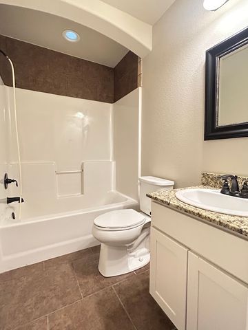 2632 N Barcelona Avenue, Fayetteville, AR 72703