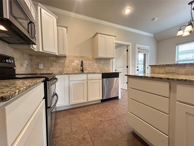 2632 N Barcelona Avenue, Fayetteville, AR 72703