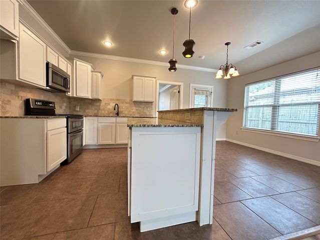 2632 N Barcelona Avenue, Fayetteville, AR 72703