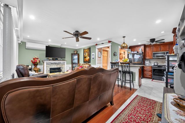 568 Autumn Avenue, Brooklyn, NY 11208