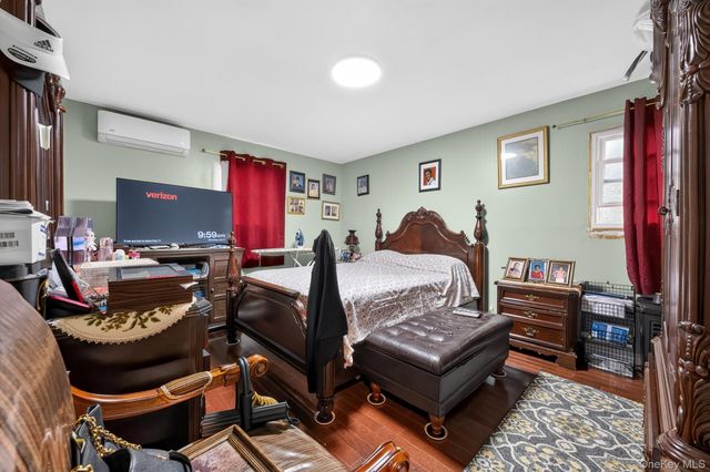 568 Autumn Avenue, Brooklyn, NY 11208