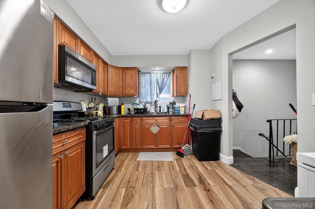 568 Autumn Avenue, Brooklyn, NY 11208