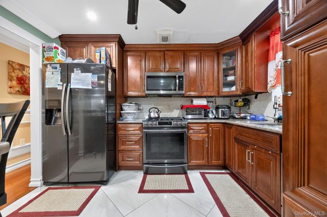 568 Autumn Avenue, Brooklyn, NY 11208