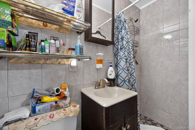 568 Autumn Avenue, Brooklyn, NY 11208