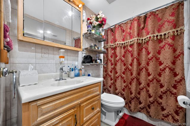 568 Autumn Avenue, Brooklyn, NY 11208