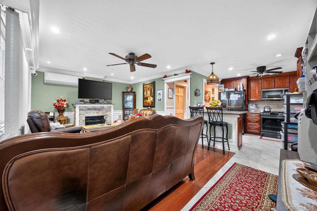568 Autumn Avenue, Brooklyn, NY 11208 — photo 2