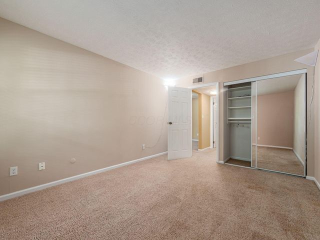 1450 Slade Avenue, 302, Columbus, OH 43235