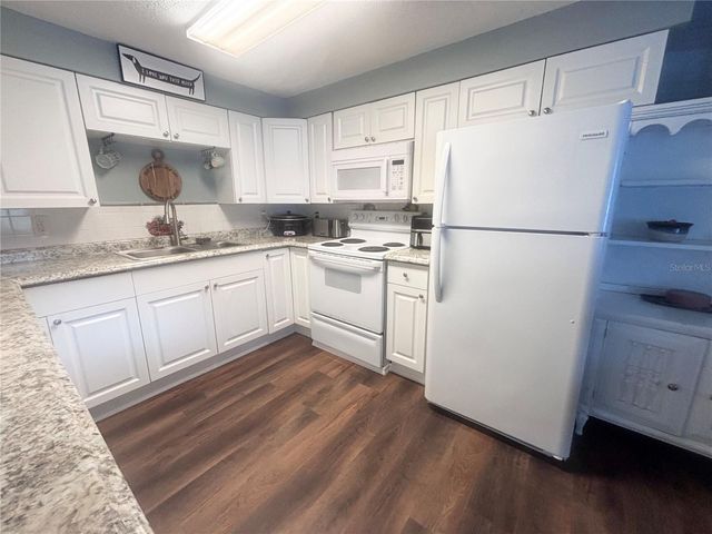 4824 8TH STREET, Zephyrhills, FL 33542