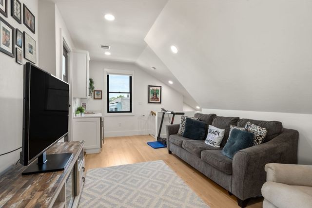 23 Jaques St B, Somerville, MA 02145