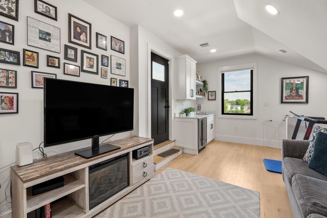 23 Jaques St B, Somerville, MA 02145