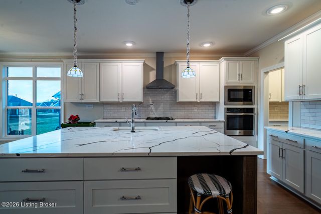 11528 Angel Falls Dr, Prospect, KY 40059