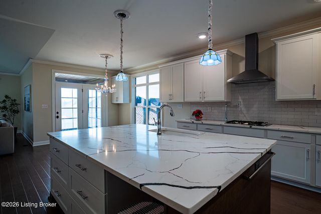 11528 Angel Falls Dr, Prospect, KY 40059